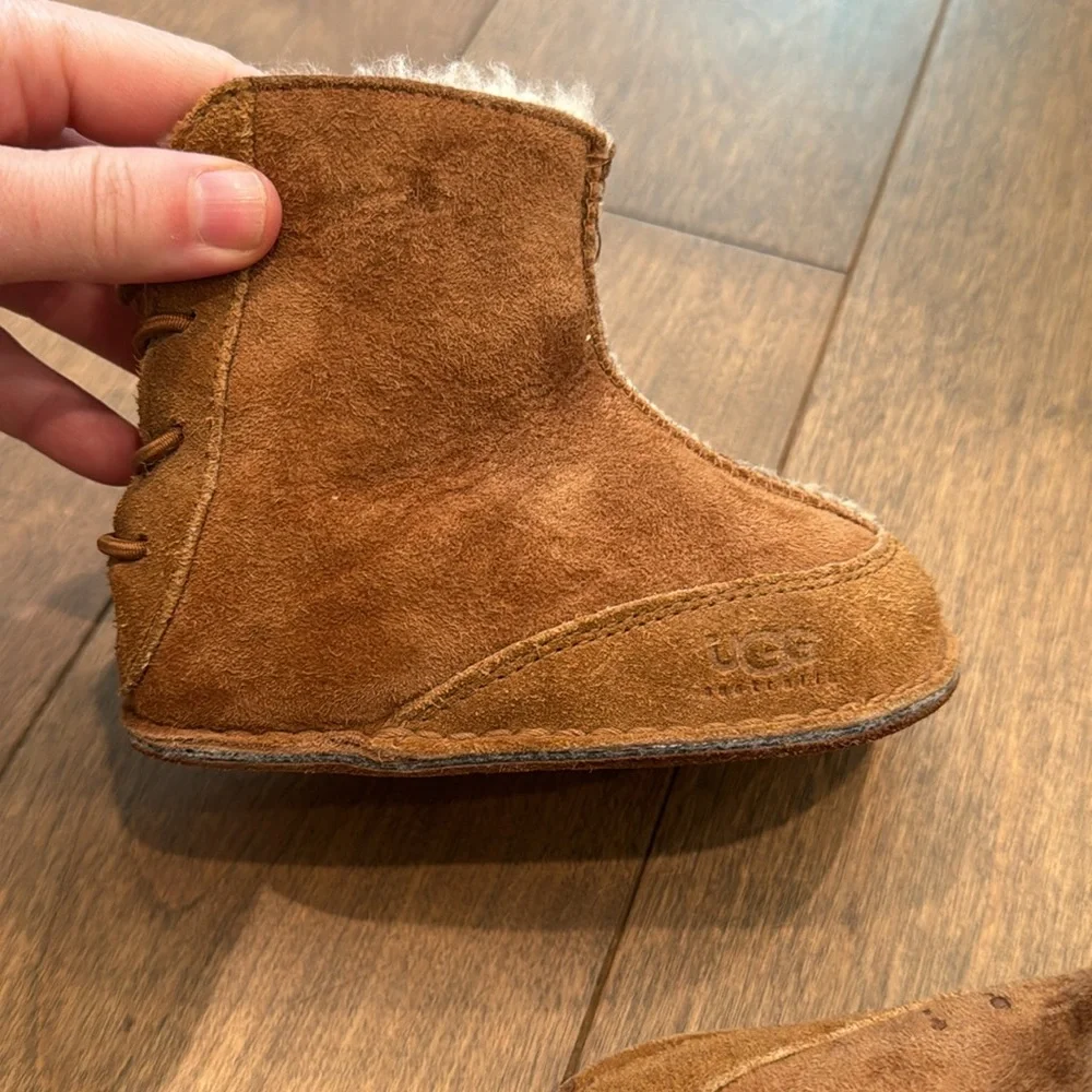 Ugh toddler booties fur‎ lined medium